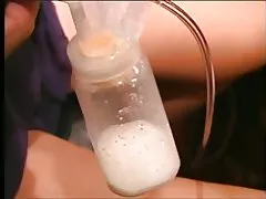 Sexy lang hare latyns dubbel pompe melk van haar geswelde borste
